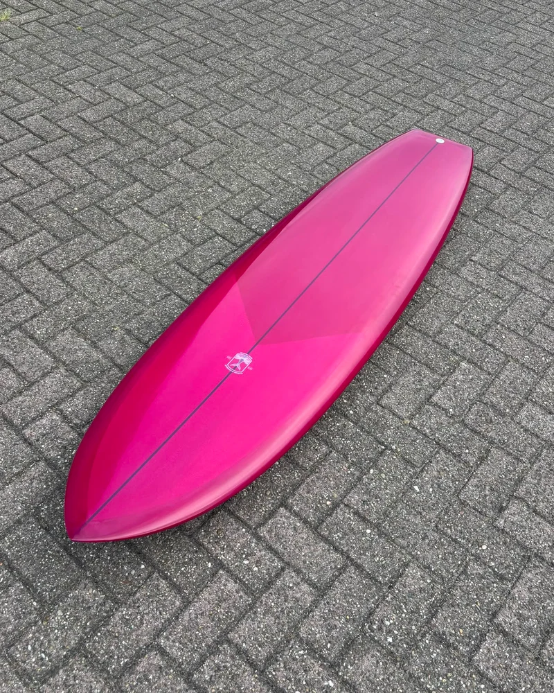 Gliding Dutchman ''De Strijkbout'' Edgeboard Red Gloss