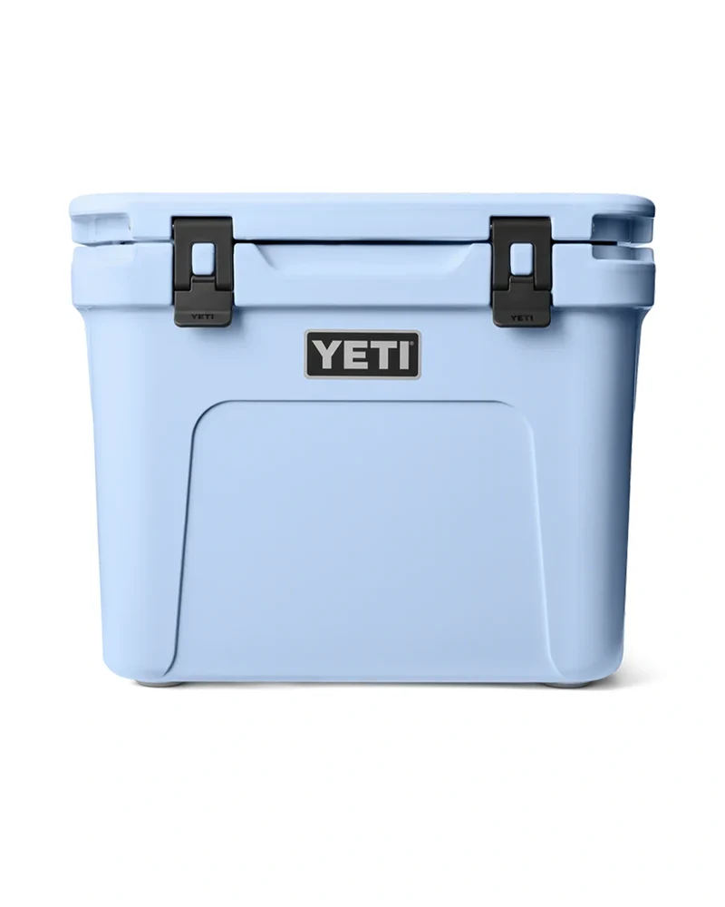 Yeti Roadie 32 Wheeled Cooler Light Blue
