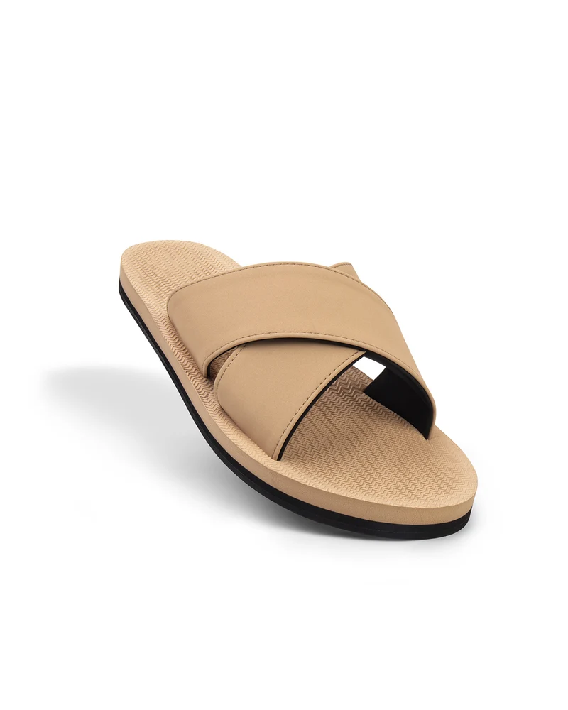 Indosole Women's ESSNTLS Cross Soil Light